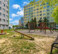 Spielplatz zwischen den Wohnblöcken in der Krivá-Straße, Košice - Stadtteil Juh.