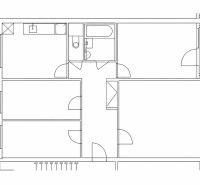 Grundriss einer 4-Zimmer-Wohnung mit gekennzeichneten Räumen und Eingängen.