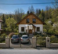 Haus mit Garten auf Grundstücken - Wohnen, Obrancov mieru Straße, Banská Štiavnica.
