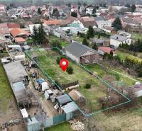Luftaufnahme der Gärten in Budmerice in der Kaštielska-Straße mit markiertem Grundstück.