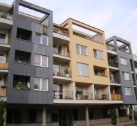 Wohnhaus in der Sliačska-Straße in Bratislava - Nové Mesto, Einzimmerwohnung.