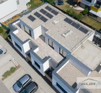 Blick auf das Dach einer 3-Zimmer-Wohnung in der Mesačná-Straße in Hviezdoslavov.