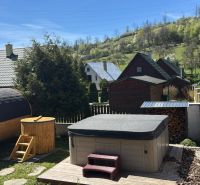 Hütte in Turík, Bezirk Ružomberok, Region Žilina mit Whirlpool und Sauna.