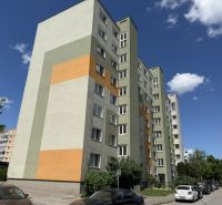 Panelwohnhaus in der Dudvážska-Straße in Bratislava - Podunajské Biskupice.