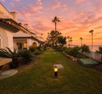 Garten bei einer 4-Zimmer-Wohnung in der Dominion Beach Straße, Estepona, mit Blick auf den Ozean.