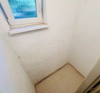 Ospravedlňujem sa, ale potrebujem vedieť, čo presne mám preložiť do nemčiny. Mohli by ste mi poskytnúť text, ktorý chcete preložiť?