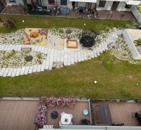 Spielplatz im Garten einer 3-Zimmer-Wohnung in der Kubániho-Straße in Zvolen.