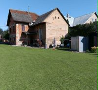 Einfamilienhaus mit gepflegtem Garten in Ovčiarsko, Grundstücke - Wohnen.