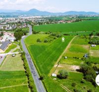 Luftaufnahme von Wohnbaugrundstücken an der Zlatobanská-Straße in Prešov.