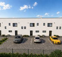 Ein Einfamilienhaus in Nová Polhora in der Straße Nová Polhora mit Parkplatz und Kinderspielplatz.