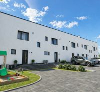 Einfamilienhaus in Nová Polhora in der Straße Nová Polhora mit Parkplatz und Kinderspielplatz.