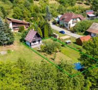 Das Haus in der Dubkova-Straße in Lazy pod Makytou ist von Grünflächen und weiteren Häusern umgeben.