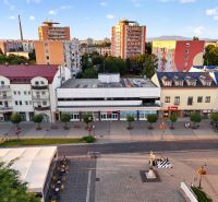 Ein Blick auf die Geschäftsräume in der M.R. Štefánika-Straße in Topoľčany.