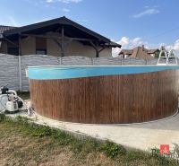 Einfamilienhaus in der SNP-Straße in Čaňa mit Pool im Hof.