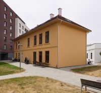 Exterieurplatz in Košice - Stadtteil Staré Mesto in der Továrenská-Straße.