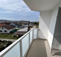 Blick vom Balkon in einer 3-Zimmer-Wohnung in der Okružná-Straße in Dubnica nad Váhom.