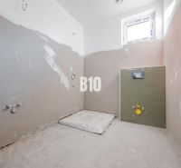 Badezimmer im Bau in einem Einfamilienhaus, bereit zur Installation in Nitra.