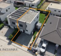 Einfamilienhaus in Hrubá Borša mit Grundstück und Garage in der Nachbarschaft.