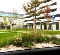 2-Zimmer-Wohnung, Údernícka Straße, Bratislava - Petržalka, Außenbereich, Grünfläche, Parkplatz.