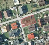 Grundstücke - Wohnen in Raslavice mit Parzellennummern und der Straße Veterná.