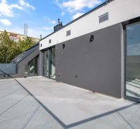 Geräumige Terrasse in der Bartókova-Straße in Bratislava - Altstadt, 5 oder mehr Zimmer Wohnung.