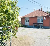 Einfamilienhaus in der Sabinovská-Straße in Prešov mit gepflegtem Hof und Garten.