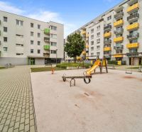 Spielplatz in der Nähe der Wohnungen in der Straße Pri Hrubej lúke, Bratislava - Dúbravka.