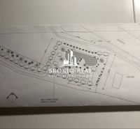 Plan zur Anordnung von Grünflächen im Bereich der Lager und Hallen in der Region Méra.