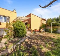 Einfamilienhaus in der Lajosa Kossutha Straße in Dunajská Streda mit Terrasse und geräumigem Garten.