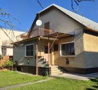 Einfamilienhaus in der Družstevná-Straße in Dubnica nad Váhom mit Garten und Terrasse.