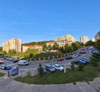 Ein Blick auf eine 4-Zimmer-Wohnung in Bratislava - Karlova Ves, Veternicova Straße.