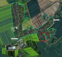 Karte der landwirtschaftlichen und forstwirtschaftlichen Flächen in der Umgebung von Podhájska mit farblicher Kennzeichnung der Gebiete.
