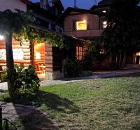 Ferienwohnung in der Hlboká-Straße in Podhájska mit Blockhaus-Pavillon.