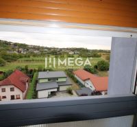 Blick aus einer 3-Zimmer-Wohnung in der Lúčna-Straße in Vranov nad Topľou in Richtung der umliegenden Landschaft.
