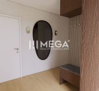 Innenraum eines Einfamilienhauses mit Spiegel und Boden in Holzoptik.