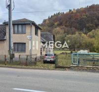 Haus zum Verkauf in der Československej armády in Stakčín, umgeben von Natur. Grundstücke - Wohnen.