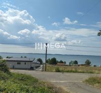 Blick auf den See in Klokočov von den Baugrundstücken in der Straße Klokočov.