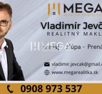 Visitenkarte mit Kontakt zum Immobilienmakler und dem Logo von Mega Immobilienagentur.