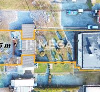 Luftaufnahme von Wohnbaugrundstücken in Humenné mit einer markierten Fläche von 741,5 m².