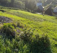 Ein Garten an der Straße Košecké Podhradie, geeignet zum Wohnen, mit wunderschönem Blick auf das Dorf.