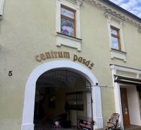 Geschäftsräume in Topoľčany mit der Aufschrift 