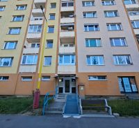 Wohnblock in der Školská-Straße in Kanianka.