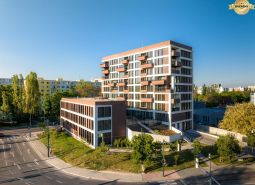 Wohnungsbau in der Mierová-Straße in Bratislava - Ružinov, moderne Architektur mit Balkonen.