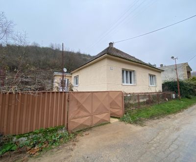 Charmantes Einfamilienhaus in Ratnovce zur Renovierung
