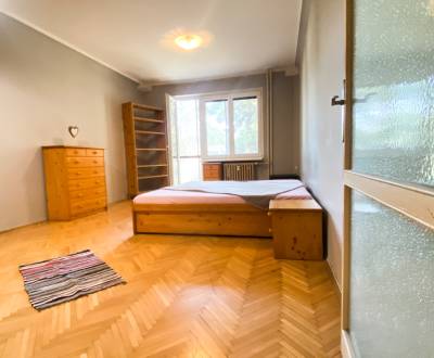 Mieten 4-Zimmer-Wohnung, Rovníková, Bratislava - Ružinov, Slowakei
