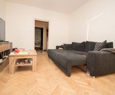 Mieten 4-Zimmer-Wohnung, 4-Zimmer-Wohnung, Užhorodská, Košice - Juh, S