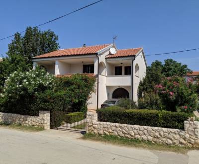 CHORVÁTSKO - Rodinný dom 80 m od mora - PRIVLAKA, Zadar