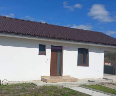  Trojizbová chata-Novostavba aj na celoročné bývanie v meste Gabčíkovo