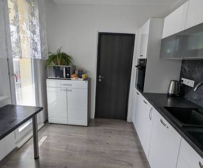 Kaufen 4-Zimmer-Wohnung, 4-Zimmer-Wohnung, Adámiho, Bratislava - Karlo