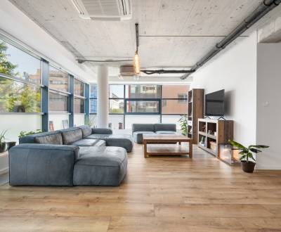 Moderne 4-Zimmer-Wohnung in der Altstadt mit Garage